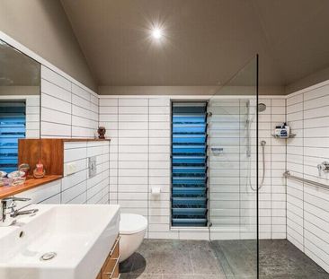 Highgate Hill - Photo 2