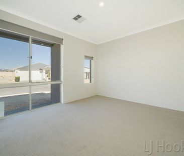 Near new seaside home - Photo 3