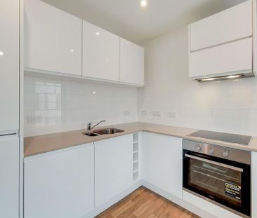 1 bedroom flat to rent - Photo 6