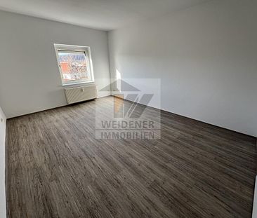 Tolle 2 Raum Wohnung mit Balkon und Aufzug in Innenstadtlage! - Photo 1