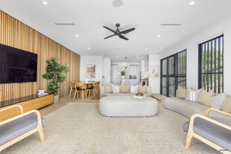 LUXURY FURNISHED FOUR LEVEL VILLA WITH STUNNING OCEAN VIEWS & LIFT - Photo 2