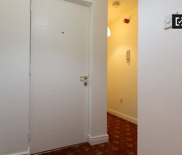 Room for rent in 3-bedroom apartment in North Inner City - Photo 6