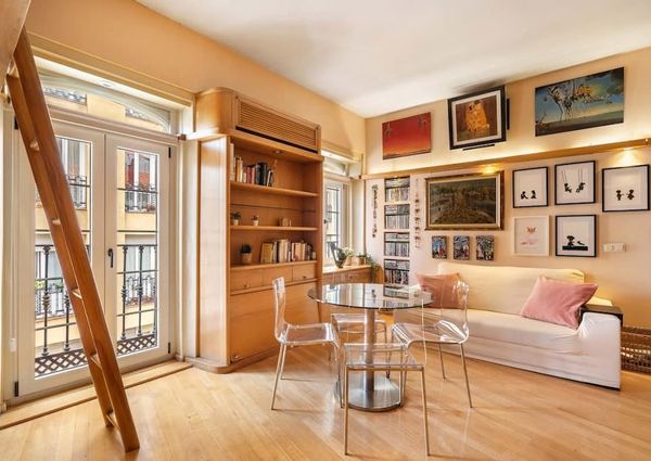 Calle de Valliciergo, Madrid, Community of Madrid 28005