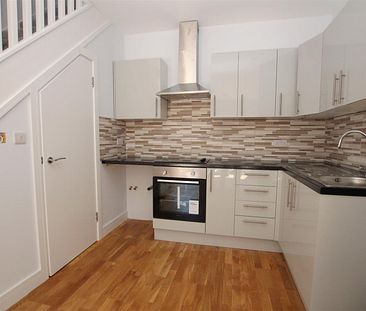 1 bedroom Terraced House to let - Photo 4