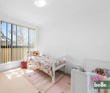 Private, Light-Filled Villa in a Prime Kingsgrove Pocket - Photo 4