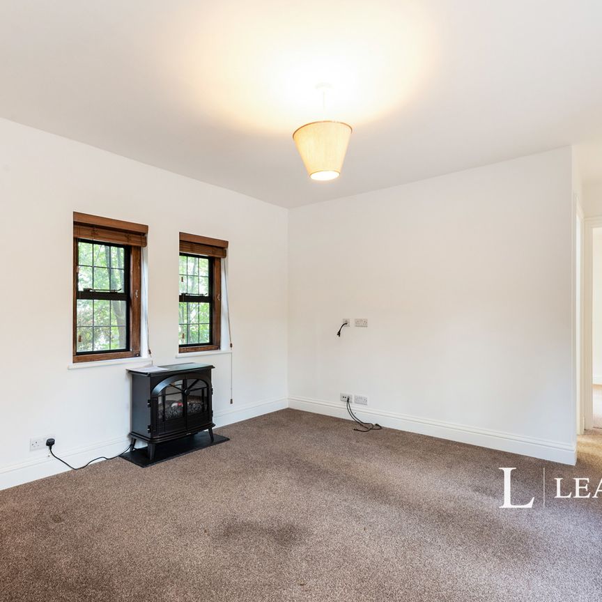 2 bedroom barn conversion to rent The Street, Ewhurst, Cranleigh, Surrey, GU6 - Photo 1