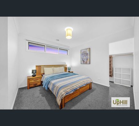 4 Riverbank Cl, Clyde North, Vic 3978 - Photo 5