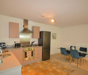 2 bedroom apartment to rent - Photo 4