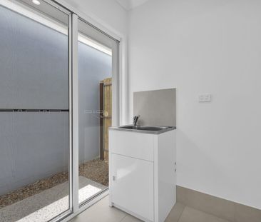 Modern Comfort Meets Effortless Living - Photo 1