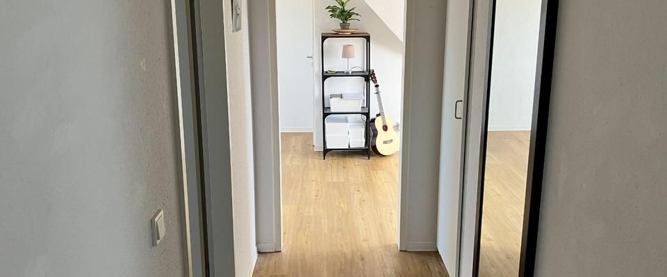 Zwischenmiete: Möblierte 52qm im DG in Köln | 18.12.25 - 18.01.26 - Photo 1