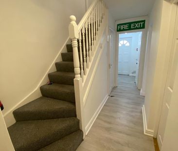 1 bedroom in a house share to rent - Photo 4