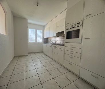 BEL APPARTEMENT DE 4 PIECES, EN SINGINE - Foto 3