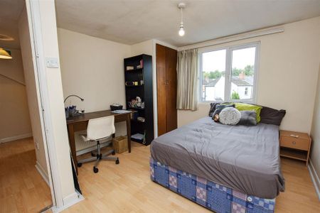 6 bedroom house to rent - Photo 2