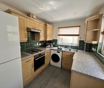 4 bedroom terraced house to rent - Photo 1