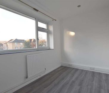 London Road, Redhill, RH1 - Photo 4