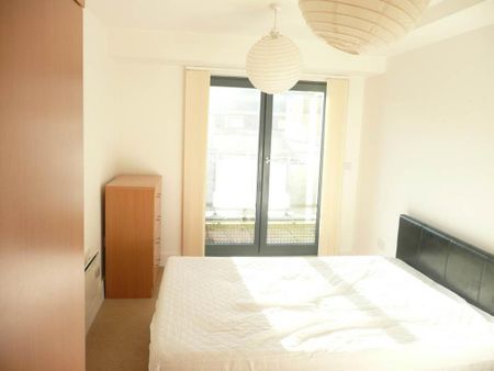 1 bedroom flat to rent - Photo 2