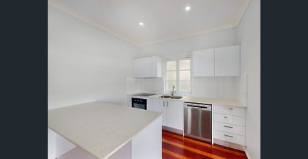 Renovated home in Rainworth State School catchment - Lawn & Garden Maintenance included - - Photo 2