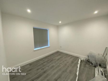 3 bedroom apartment to rent - Photo 4