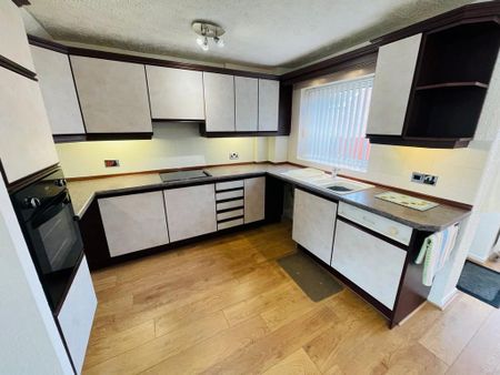 3 bedroom semi-detached house to rent - Photo 3