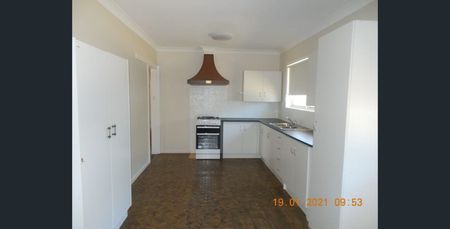 Home For Rent - Photo 4
