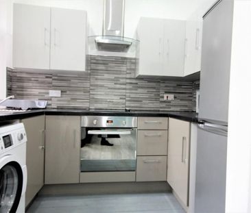 Flat , Connaught House, - Mount Street, Preston - Photo 2