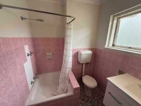 10/97 Monaro Cres, Red Hill ACT 2603 - Apartment For Rent | Domain - Photo 2