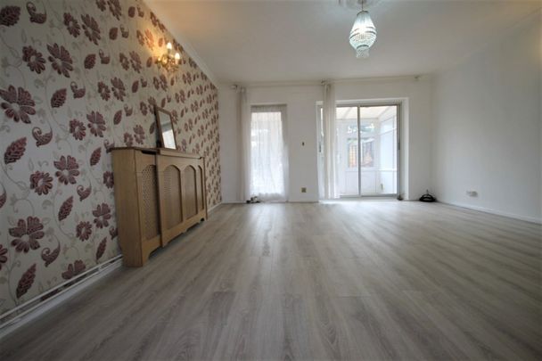 Peninsular Close, Feltham,TW14 - Photo 1