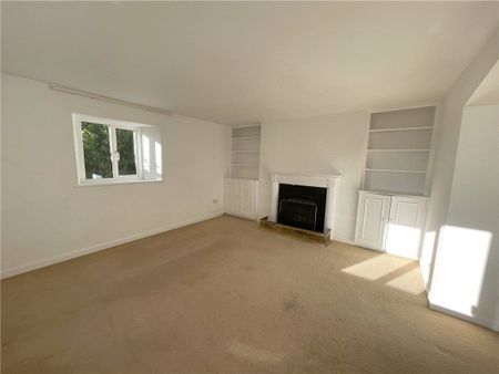 A newly renovated four bedroom cottage in the heart of Berwick St James. - Photo 3