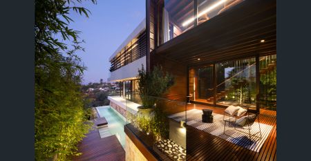 Sumptuous harbourside residence with stunning water views - Photo 2