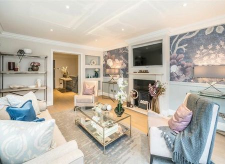 Queen's Gate - Photo 5