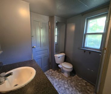 For Lease - 939 Wellington Street, Windsor, Ontario - Photo 5