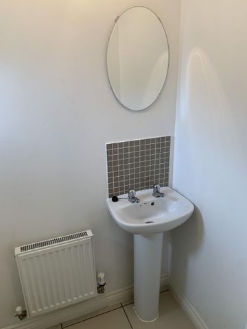 2 bedroom end of terrace house to rent - Photo 2