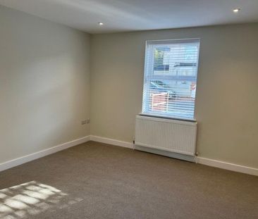 Langley Road, Branksome - Photo 2