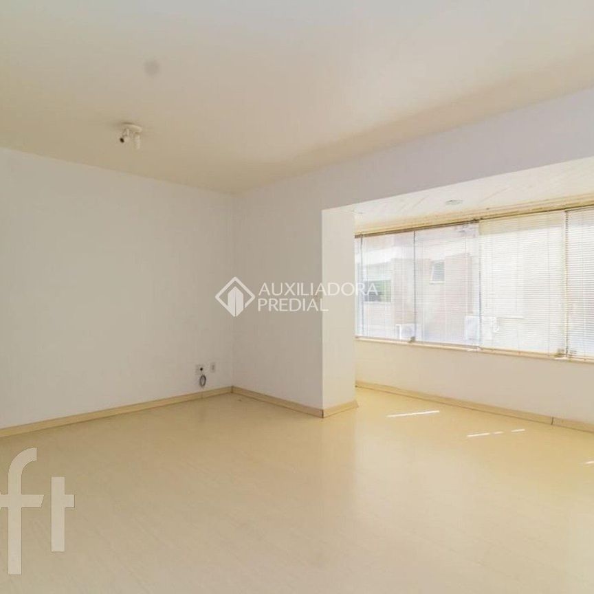 Apartamento com 2 quartos e 77m² para alugar em Bela Vista, Porto Alegre. - Foto 1