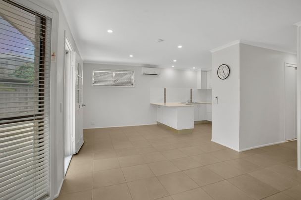 Relaxed Beachside Living in the Heart of Buddina! - Photo 1