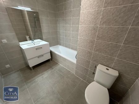 Location Appartement 2 pièces 41m² ST LAURENT DU VAR 06700 - Photo 3