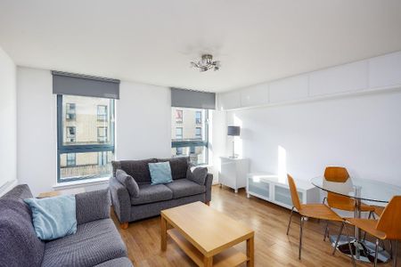 2 bedroom flat to rent - Photo 2