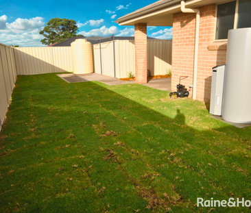 Spacious Family Duplex with Modern Comforts - Photo 6