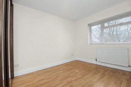 Oakfields, Stevenage, Hertfordshire - Photo 4