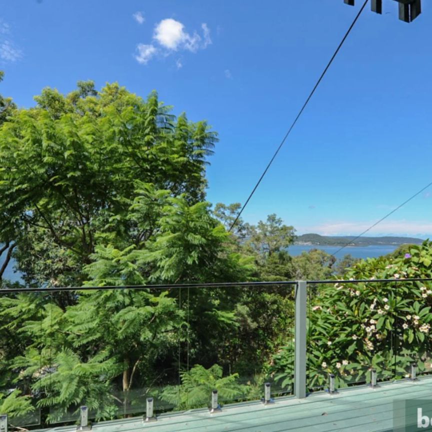 Family-Friendly Living in the Heart of Tascott - Photo 1