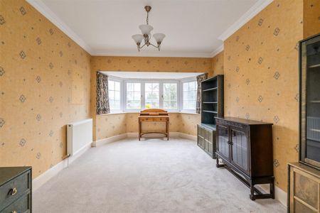 4 bed semi-detached house to rent in Station Road, Dorridge, Solihull - Photo 2