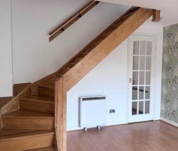 2 bedroom semi-detached house to rent - Photo 5