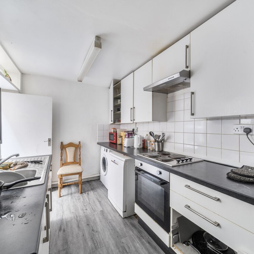 6 bedroom terraced house to rent - Photo 1