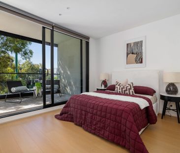 Luxurious Ground Floor Residence - Photo 2
