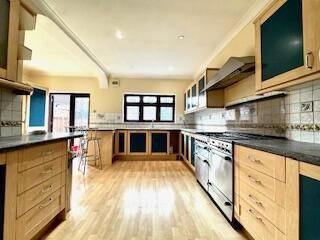 5 bedroom house to rent - Photo 2