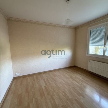 Location Appartement 2 pièces 54m² MONTAIGU VENDEE 85600 - Photo 4