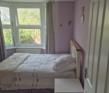 Room in a Shared House, Park Avenue, IG11 - Photo 3