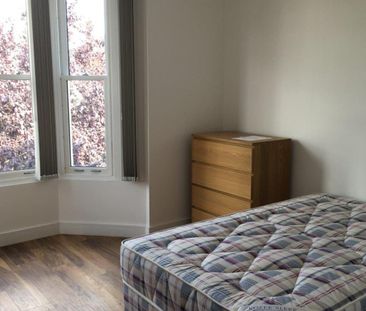 2 Bed Student Accommodation - Photo 2