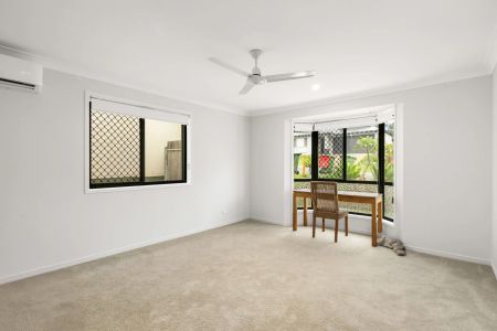 Spacious family home - Photo 5