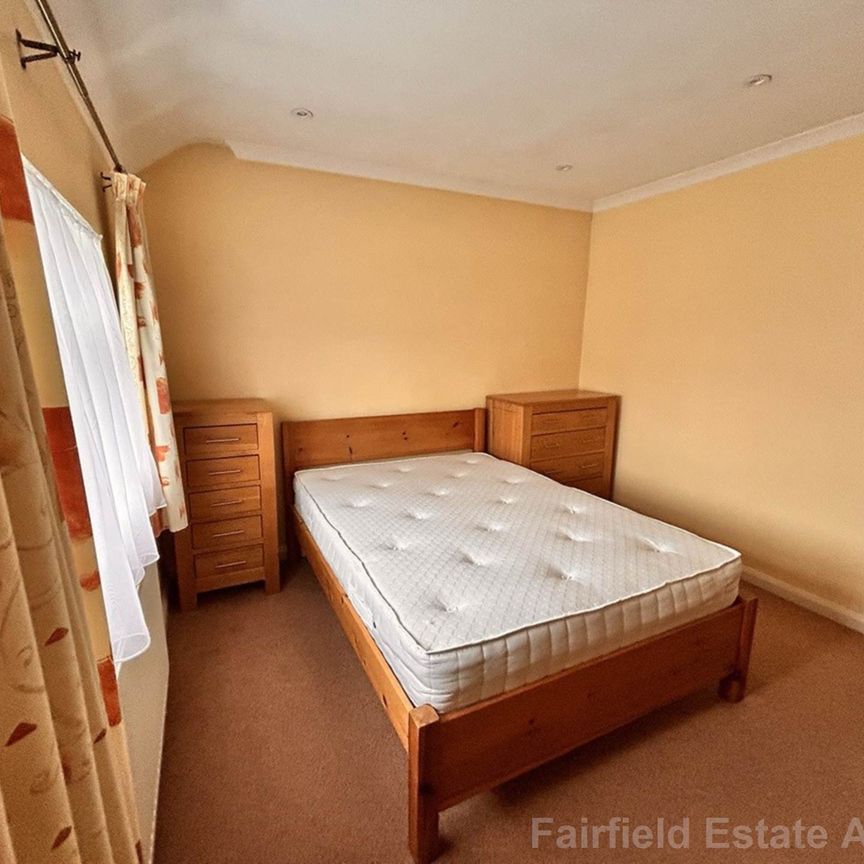 Bowring Green, South Oxhey, WD19 - Photo 1
